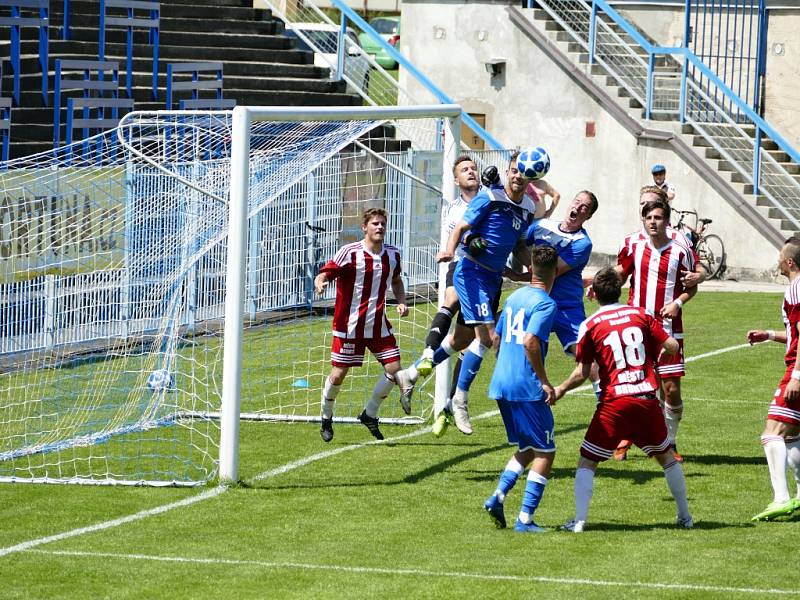 Havířovští fotbalisté se s domácími fandy loučili výhrou nad Bruntálem.