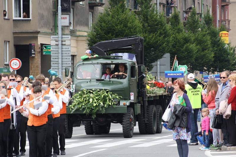 Květinové korzo slavnosti Havířov v květech 2015. 