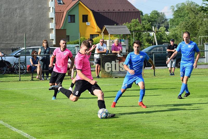 Zápas 26. kola fotbalové divize F Bospor Bohumín - MFK Havířov 2:1.