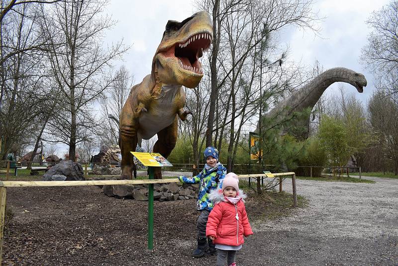 DinoPark Ostrava v sobotu po zimní přestávce přivítal první návštěvníky, 1. dubna 2023.