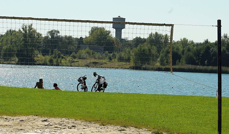 Bohumín-Šunychl. Klidná městská část, kde se rozkládá i Kališovo jezero, centrum letní příměstské rekreace. Pláž u Kališova jezera.