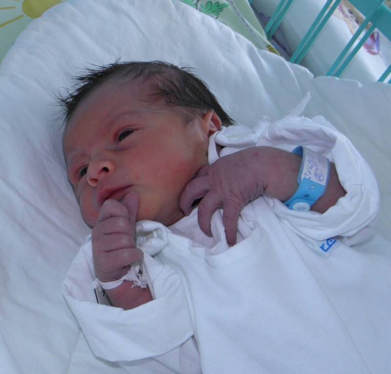 První miminko se narodilo 13. května mamince Dině Gulbišové ze Stonavy. Malý Nikolasek, když přišel na svět, vážil 3100 g a měřil 47 cm.