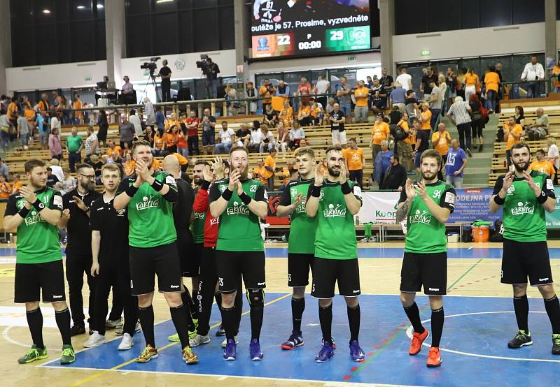 Házenkáři Karviné (v zeleném) dobyli Plzeň a mají mistrovský mečbol!