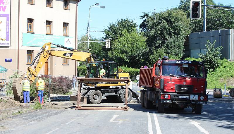 V centru Českého Těšína začala rekonstrukce kanalizace.