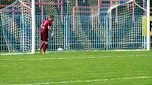 Havířovští fotbalisté (v modrém) přehráli Frýdlant jasně 3:0.