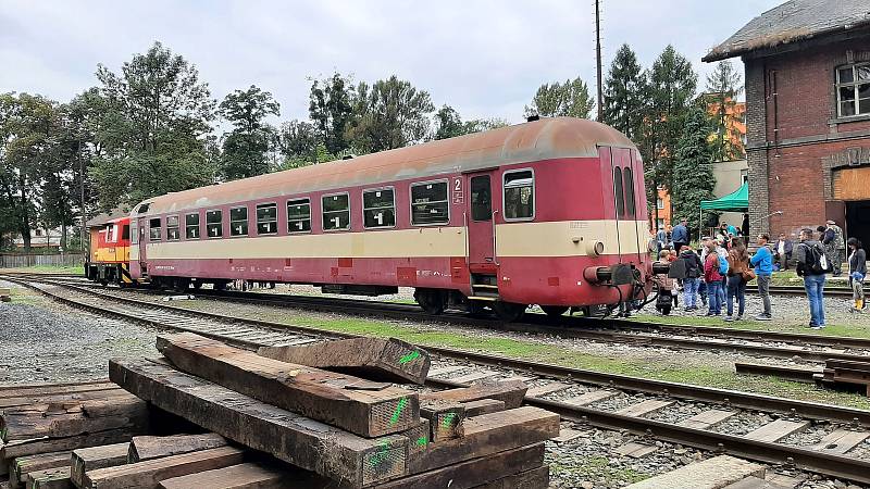 Den otevřených dveří v budově starého nádraží v Karviné-Fryštátě, kterou zpřístupnil spolek S.O.S. Karviná, září 2021.