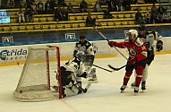 V Havířově se v sobotním utkání II. ligy hokeje střetly dva vedoucí týmy tabulky: Havířov s Vyškovem (červené dresy).