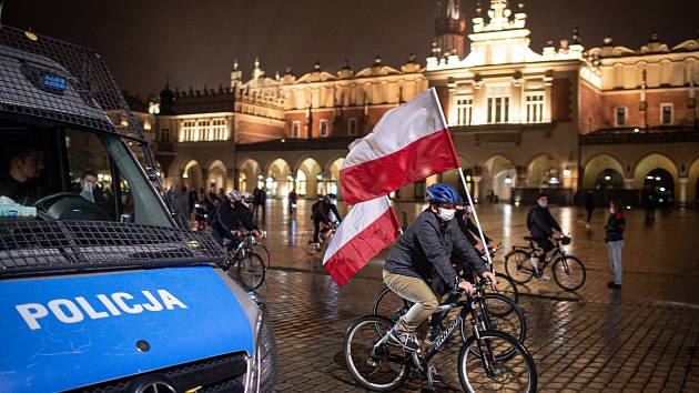 Polsko. Ilustrační snímek. V polském Krakově pokračují protesty proti rozhodnutí ústavního soudu, které v Polsku zavádí téměř úplný zákaz potratů.