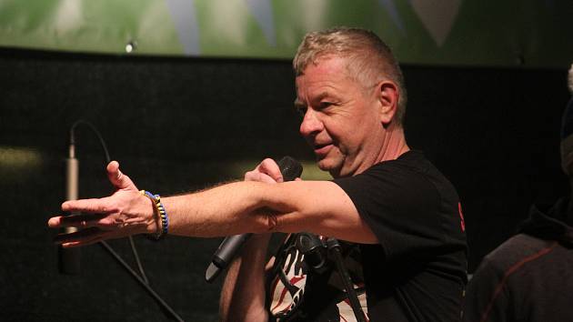 Frontman kapely Mňága a Žďorp Petr Fiala.