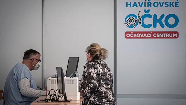 Velkokapacitní očkovací centrum v Městské sportovní hale Slávie v Havířově, březen 2021.