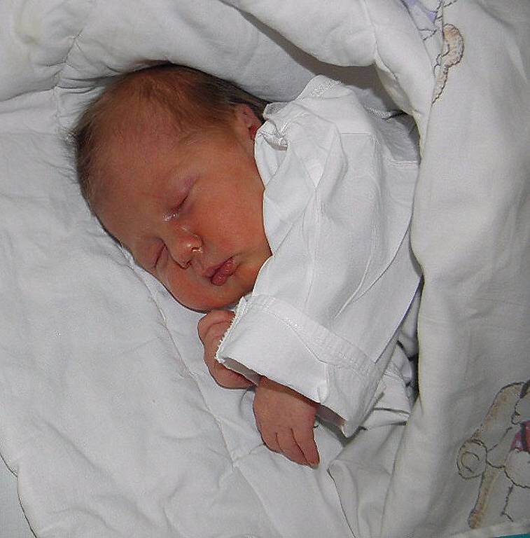 Sabinka se narodila 10. června mamince Anetě Gonsiorové z Karviné. Po narození miminko vážilo 2850 g a měřilo 46 cm.