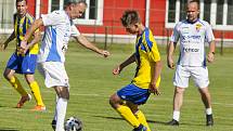 Zápasem mužů SK Stonava posílených o Michala Hubníka a Petera Kišku proti legendám Baníku Ostrava (2:0) vyvrcholily v sobotu 18. června oslavy 90 let tělovýchovy ve Stonavě. Góly dali Libor Žůrek a Petr Samec. Foto: SK Stonava