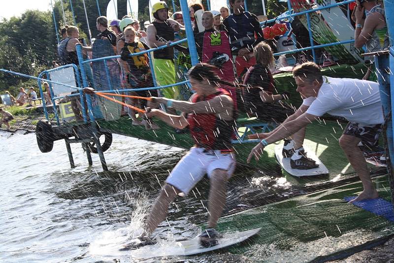 Wakeboardové tréninkové kempy na Těrlické přehradě.