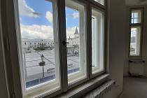 V renovovaných historických domech na Masarykově náměstí bude k pronájmu šest bytů, Karviná, 7. července 2022.