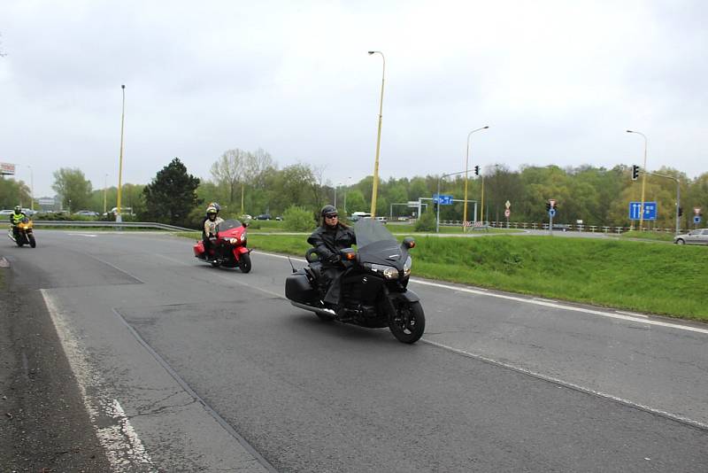 Společná jarní vyjížďka motorkářů z Havířova do Dobré. 