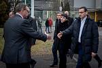 Polský premiér Mateusz Morawiecki (v bílé košili) navštívil 21. prosince 2018 Důl ČSM na Karvinsku, kde předešlého dne při výbuchu metanu zahynulo třináct horníků, z toho dvanáct Poláků.
