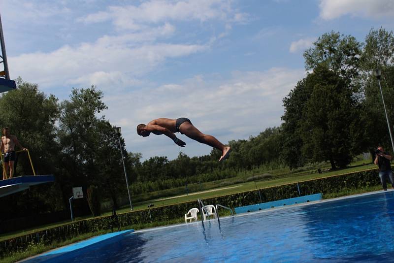 HighJump 2017 na havířovském letním koupališti. 