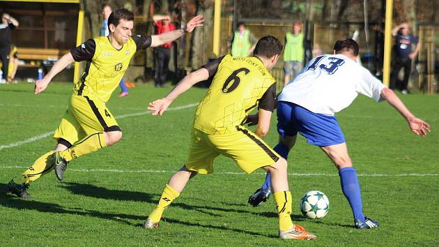 Těšíňané (ve žlutém) hráli s Vendryní nerozhodně 2:2.