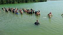 Na start 7. ročníku Albrechtického sprint triatlonu se v sobotu za krásného slunečného počasí postavilo 53 závodníků z toho 9 žen.