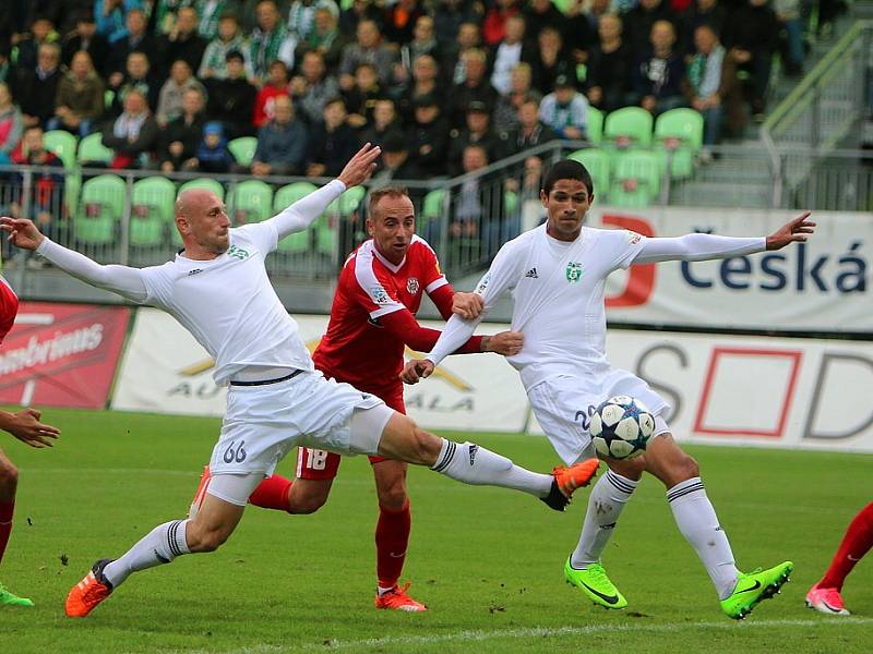 Eric Ramirez (vpravo) byl jedním ze dvou úspěšných domácích střelců nedělního duelu Karviné s Brnem.