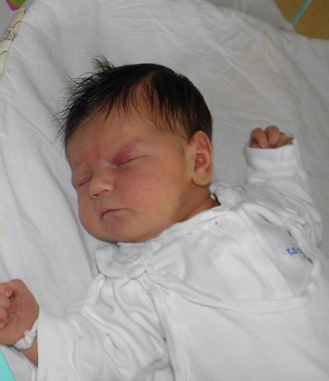 Pavlínka Klepaczová se narodila 9. června mamince Libuši Holainové z Karviné. Když přišla holčička na svět, vážila 3950 g a měřila 52 cm.