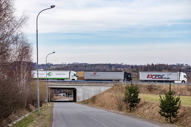 Kolona kamionů na hraničním přechodu mezi Českou republikou a Polskem v Českém Těšíně.