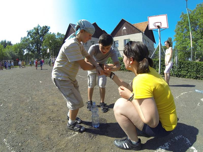 Letní tábor pořádaný dobrovolnickou organizací ADRA v zakarpatském Mukačevě. 