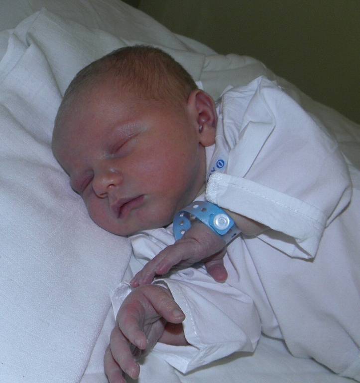 Druhorozený syn Leonard Lanča se narodil 19. června paní Heleně Lančové z Dětmarovic. Když přišel chlapeček na svět, vážil 3920 g a měřil 50 cm. Bráška Edík se na miminko moc těší.