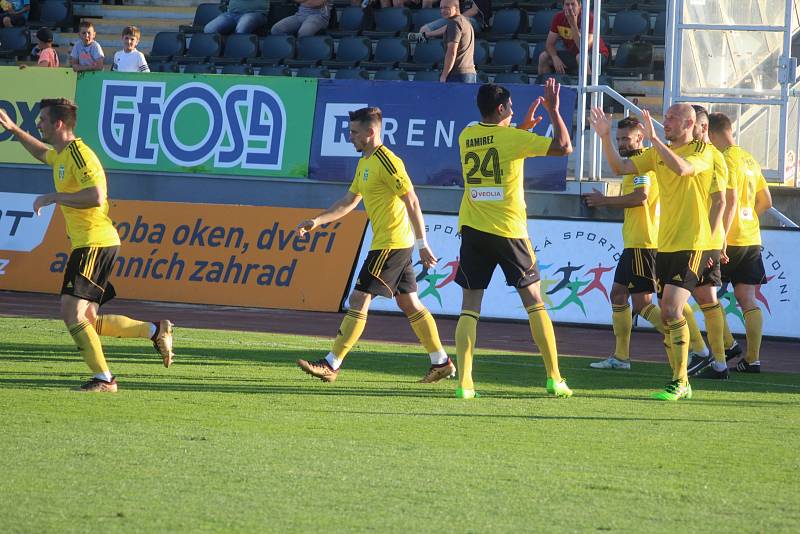 Jablonec (v zeleném) - Karviná 2:1.