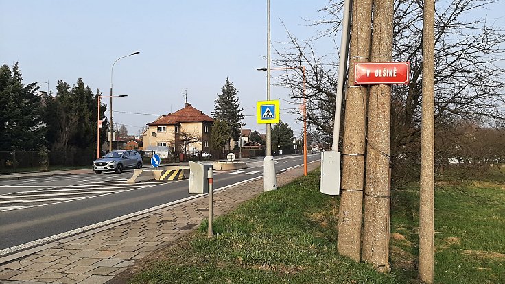 Na těchto pozemcích v ulici V Olšině v Petřvaldu má vyrůst obchodní centrum Billa.