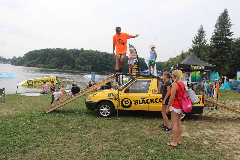 Mezinárodní závody ve wakeboardingu Blackcomb.cz Community Wake Cup, Ski & Wake Park Těrlicko, 17. července 2021.