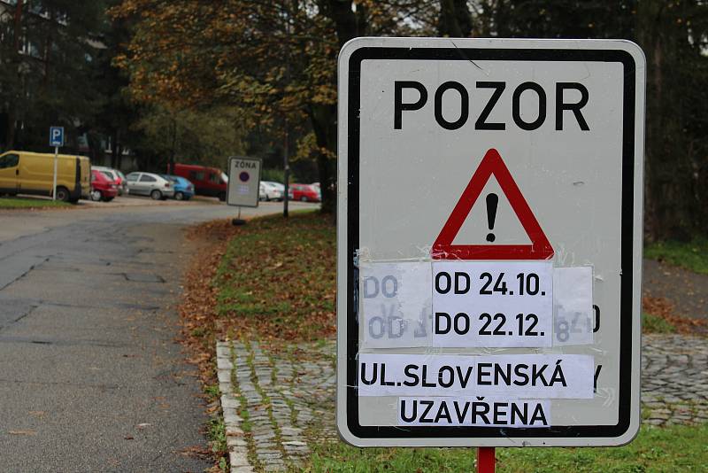 Slovenská ulice, která je páteří části karvinského sídliště Hranice, bude asi měsíc uzavřena.