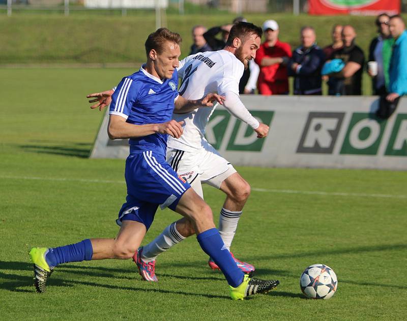 Karviná se tak dotáhla zpět na Znojmo a Hradec Králové v postupovém boji.