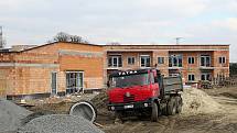 Petrovice u Karviné. Ještě letos má být dokončena stavba nového domova pro seniory. Rok 2022.
