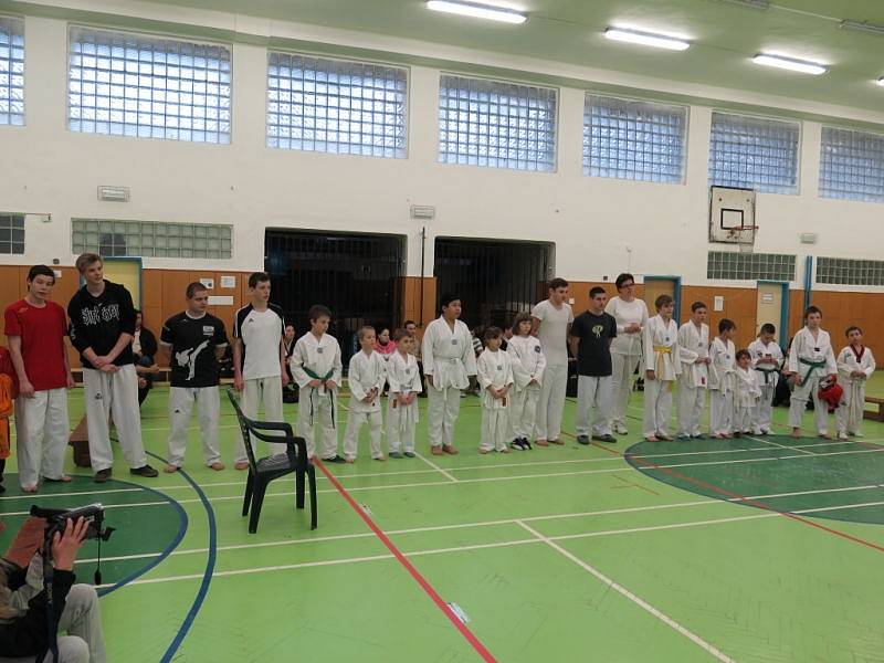 V tělocvičně Základní školy 1. máje si v sobotu dali sraz mladí sportovci, vyznavači korejského bojového umění taekwondo.