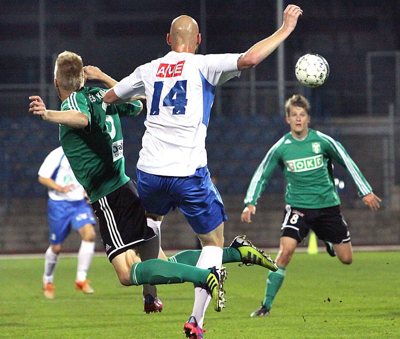 Karvinští fotbalisté (v zeleném) prohráli v Ústí nad Labem.