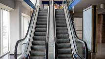 Pohyblivé schody na hlavním nádraží v Ostravě, červen 2020.