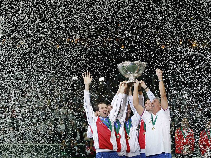 Je to doma! Čeští tenisté získali Davis Cup.