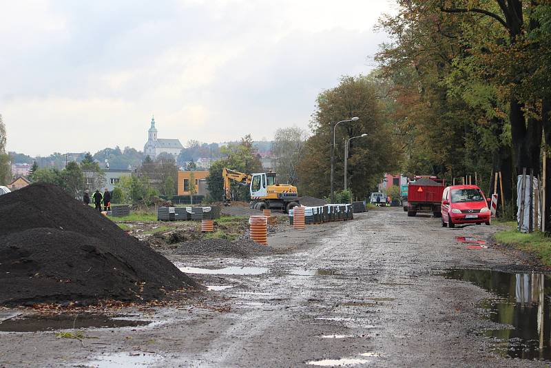 Dokončení rekonstrukce ulice Lípová v Českém Těšíně se o několik týdnů opozdí.