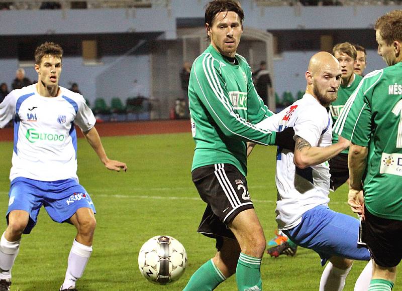 Karvinští fotbalisté (v zeleném) prohráli v Ústí nad Labem.