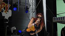V Orlové se v sobotu konal 9. ročník charitativního hudebního festivalu Rocktherapy,na kterém zahrála desítka kapel a výtěžek byl věnován třem lidem postižených cévní mozkovou příhodou.