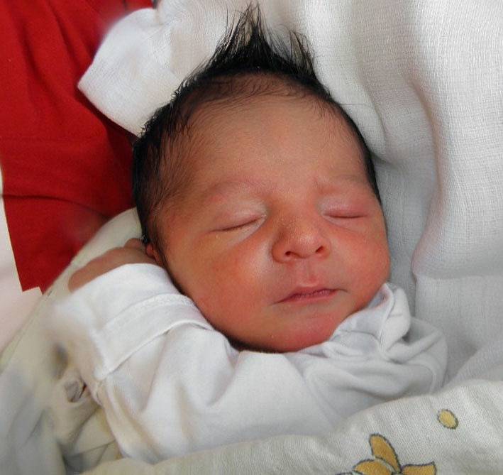 Mamince Elizabeth Byrtusové z Karviné se 11. prosince narodil syn Alex Kotas. Po porodu chlapeček vážil 3020 g a měřil 48 cm.