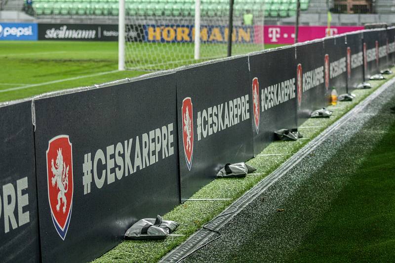 Mladí Češi (v červeném) remizovali s Řeckem 1:1.