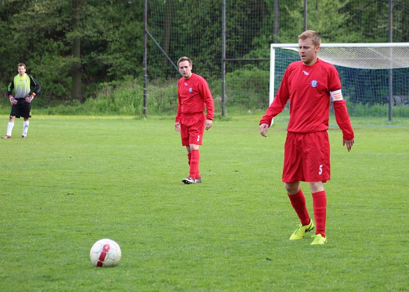 Horní Suchá (v červeném) přivítala doma vedoucí Jablunkov.