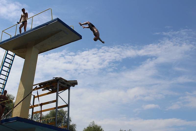 HighJump 2017 na havířovském letním koupališti. 