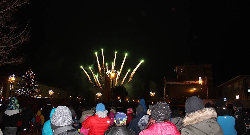 Vánoční městečko v Havířově 2018. Rozsvícení stromu a ohňostroj.