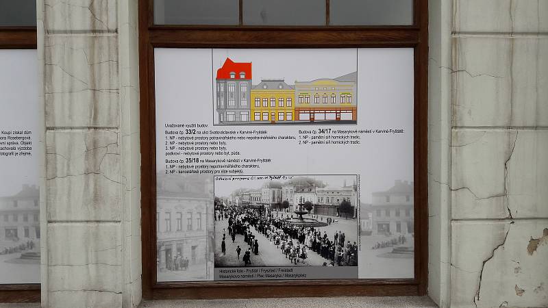 Redakce Deníku mohla nahlédnout do útrob tří chátrajících historických domů na Masarykově náměstí v Karviné. Město je od letoška majitelem domů a chystá jejich rekonstrukci.