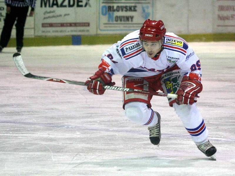 Středeční okresní derby mezi týmy Orlové a Karviné dopadlo lépe pro domácí hokejisty Orlové.
