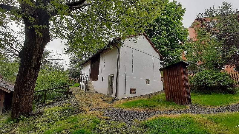 V Kotulově dřevěnce v Havířově, která je chráněnou památkou lidové architektury, už vyhlížejí první letošní návštěvníky.