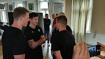 Házenkářský tým HCB Karviná představil novinářům nové posily.